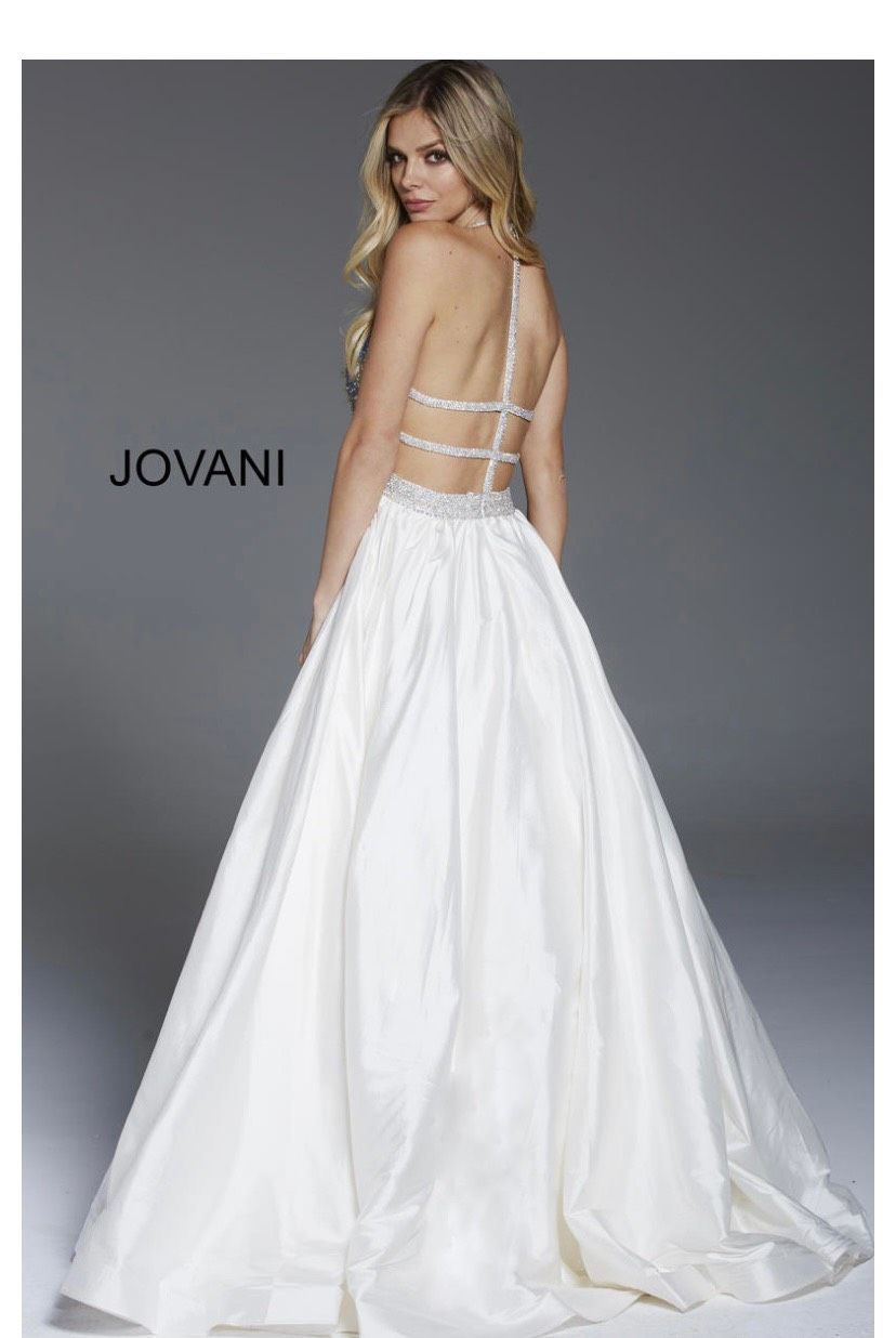 Style 52177A Jovani Size 6 High Neck White Ball Gown on Queenly