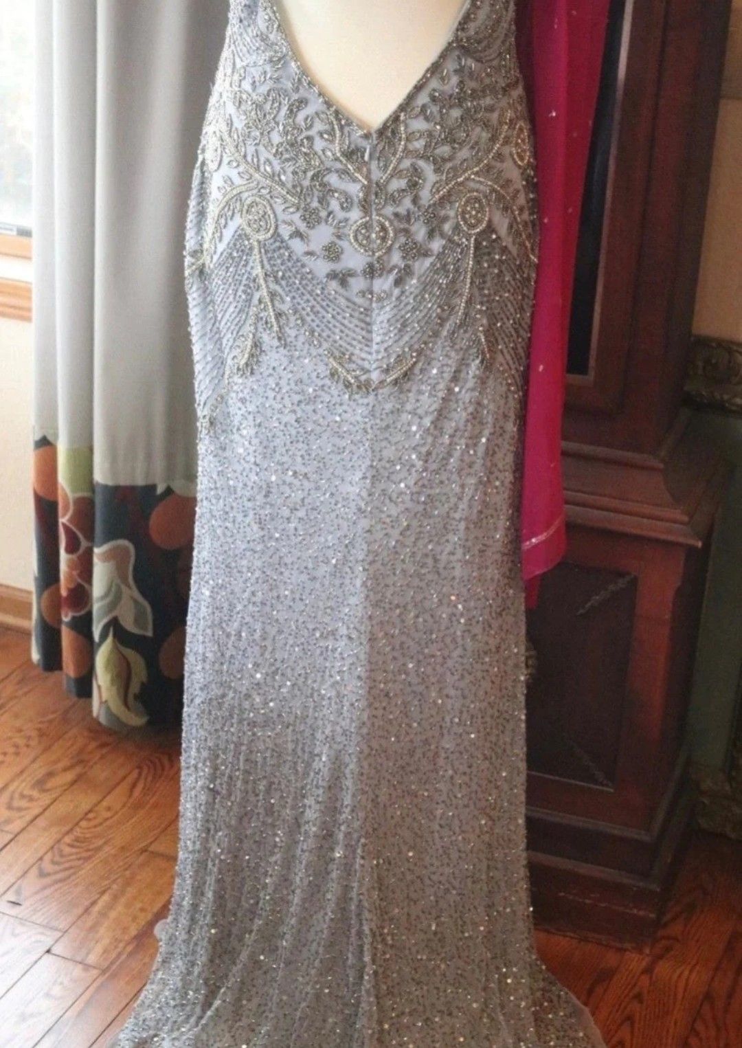 Size 6 Wedding Plunge Sequined White A-line Dress on Queenly
