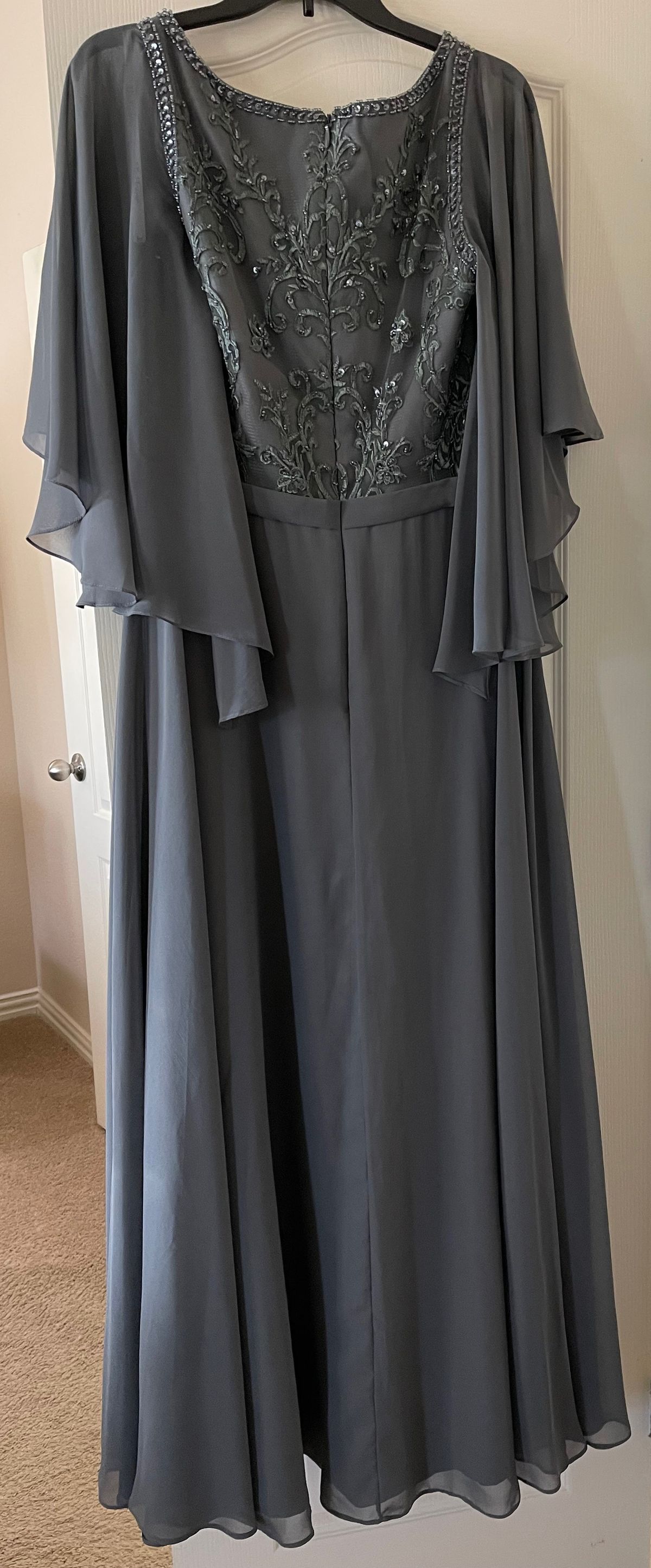 JJ’s House Plus Size 16 Plunge Gray A-line Dress on Queenly