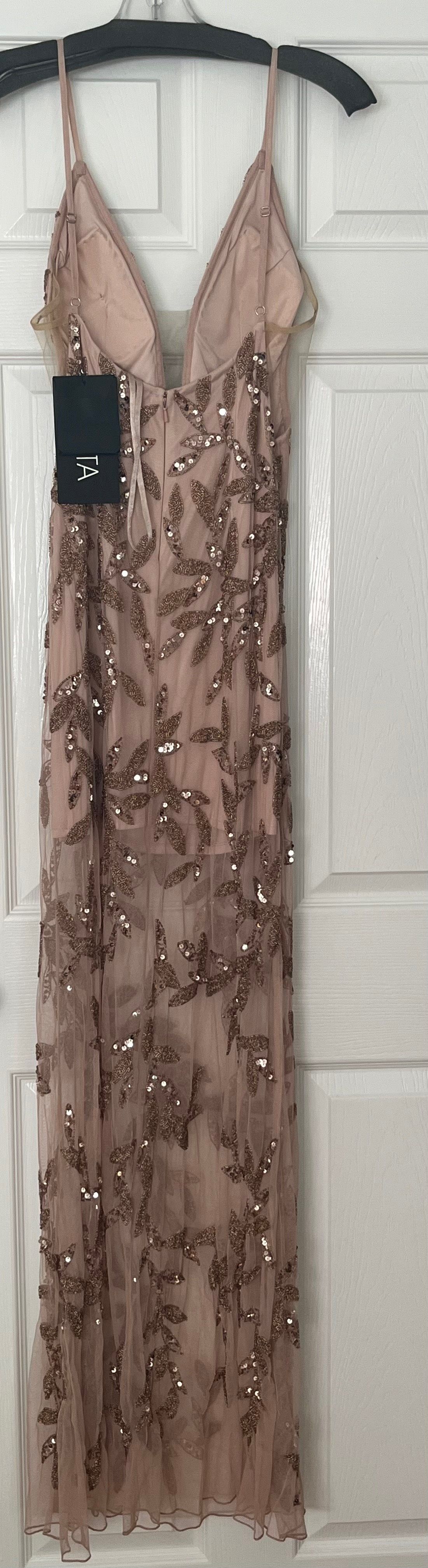 Style 340 Aleta Size 4 Prom Plunge Rose Gold Floor Length Maxi on Queenly