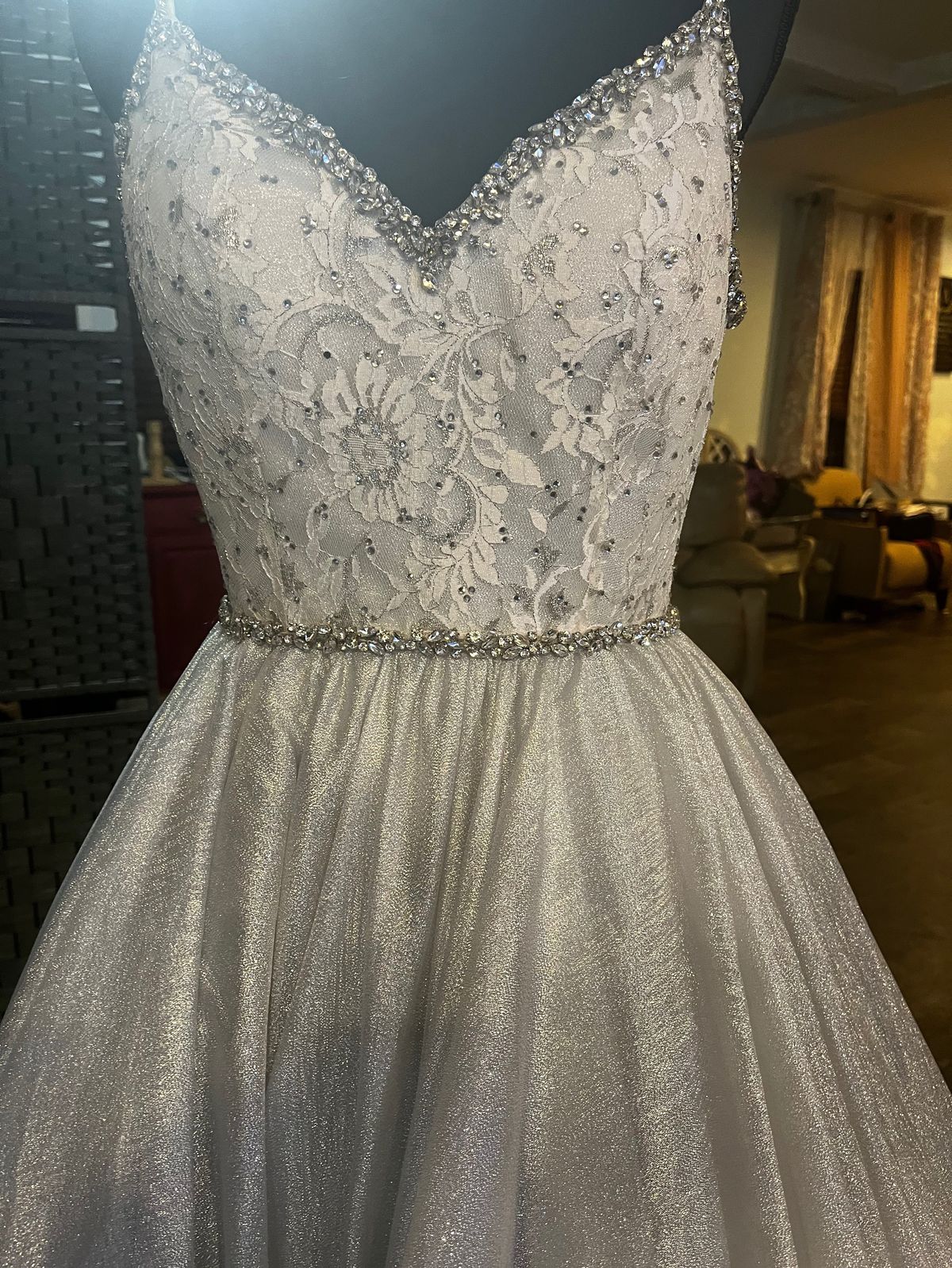Sherri Hill Size 4 Prom Plunge White Ball Gown on Queenly