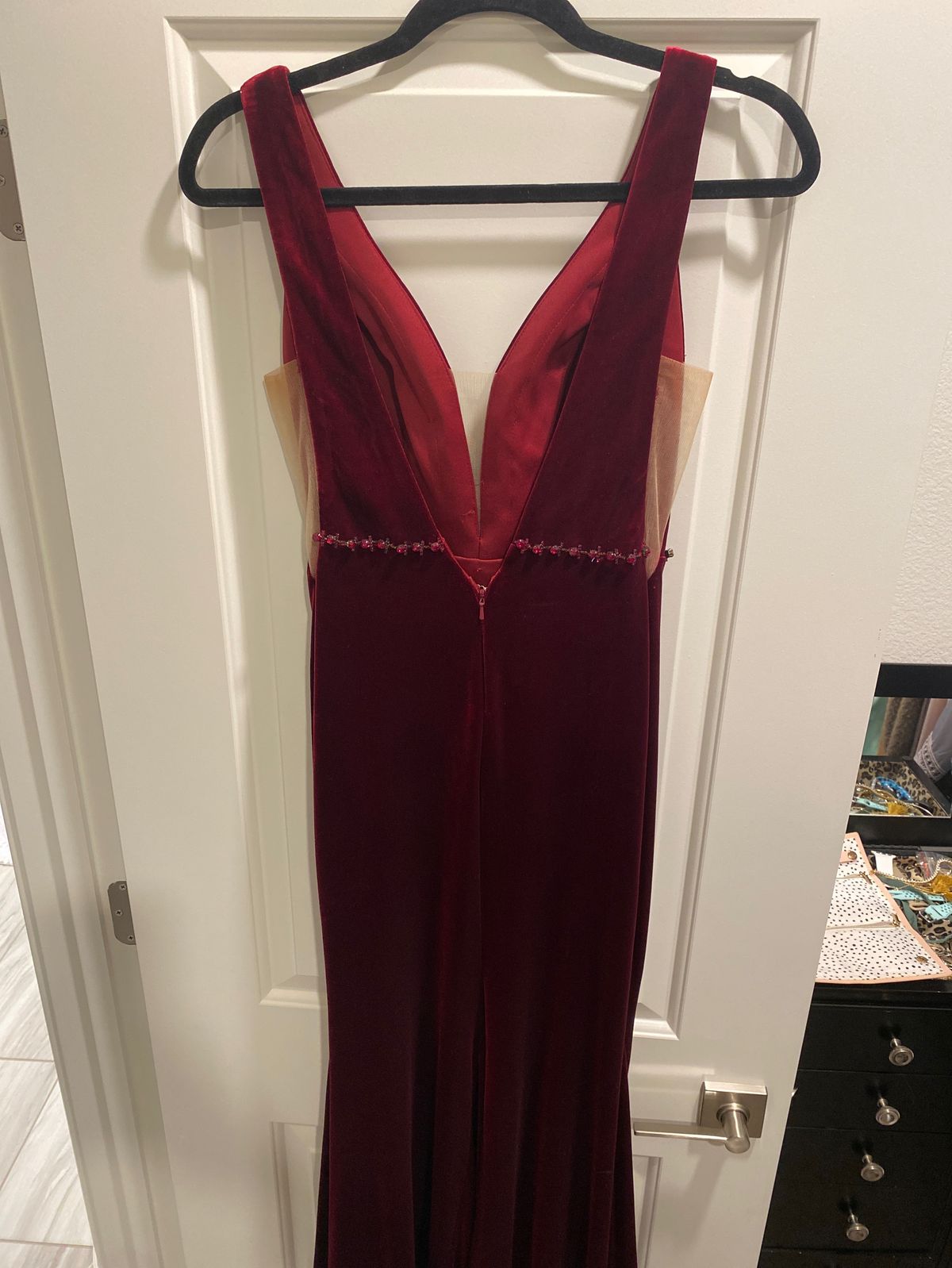 Lucci Lu Size 8 Prom Plunge Red Dress With Train on Queenly