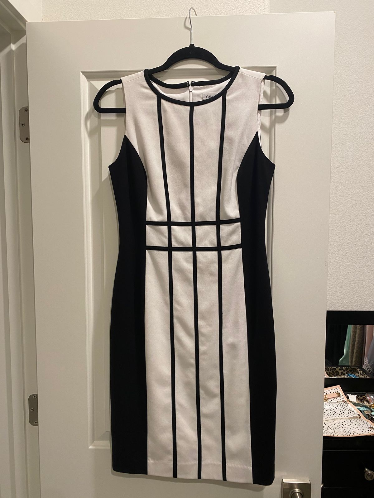 Calvin Klein Size 4 Pageant High Neck White Cocktail Dress on Queenly