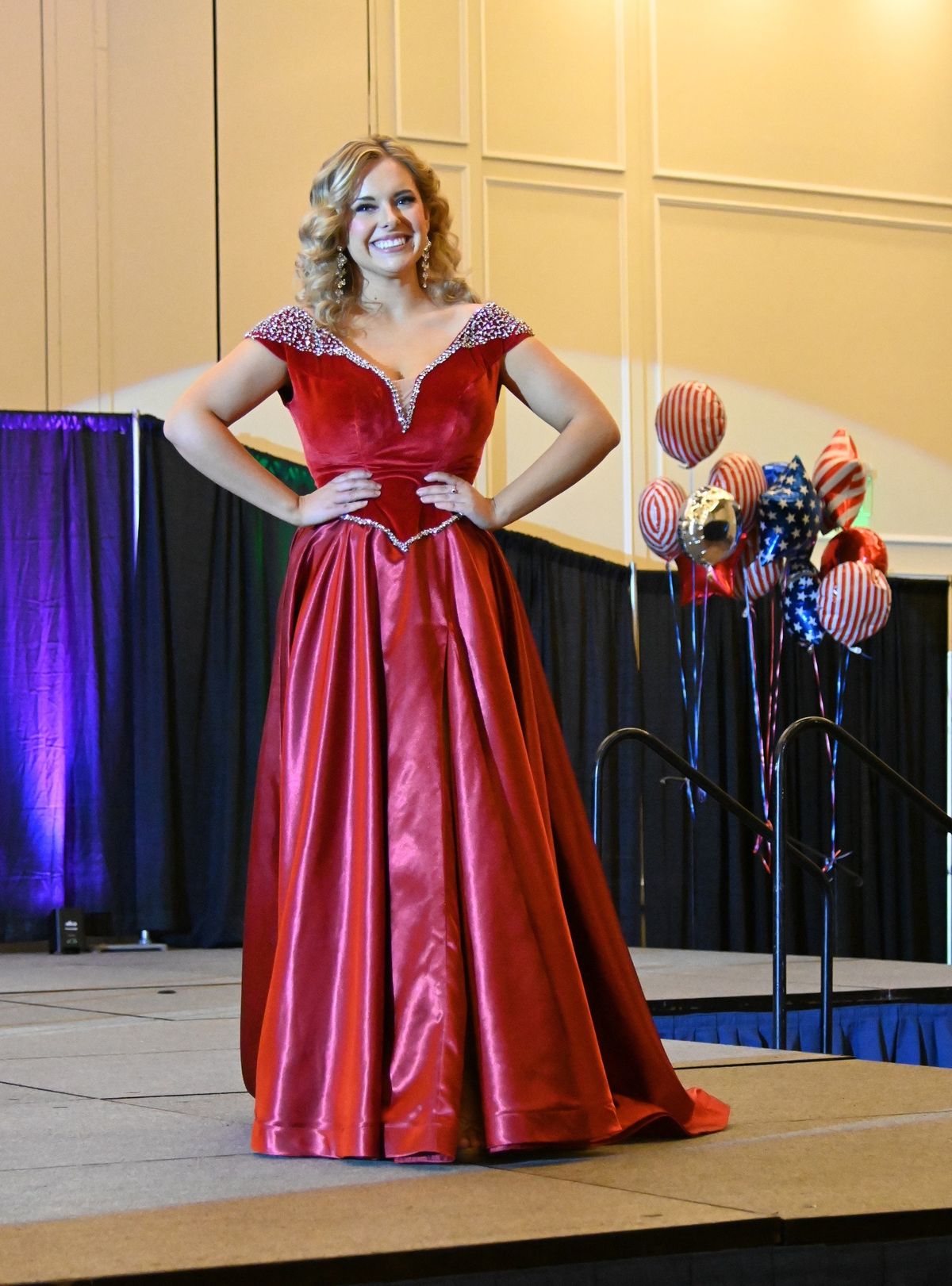 Size 8 Prom Cap Sleeve Red Ball Gown on Queenly