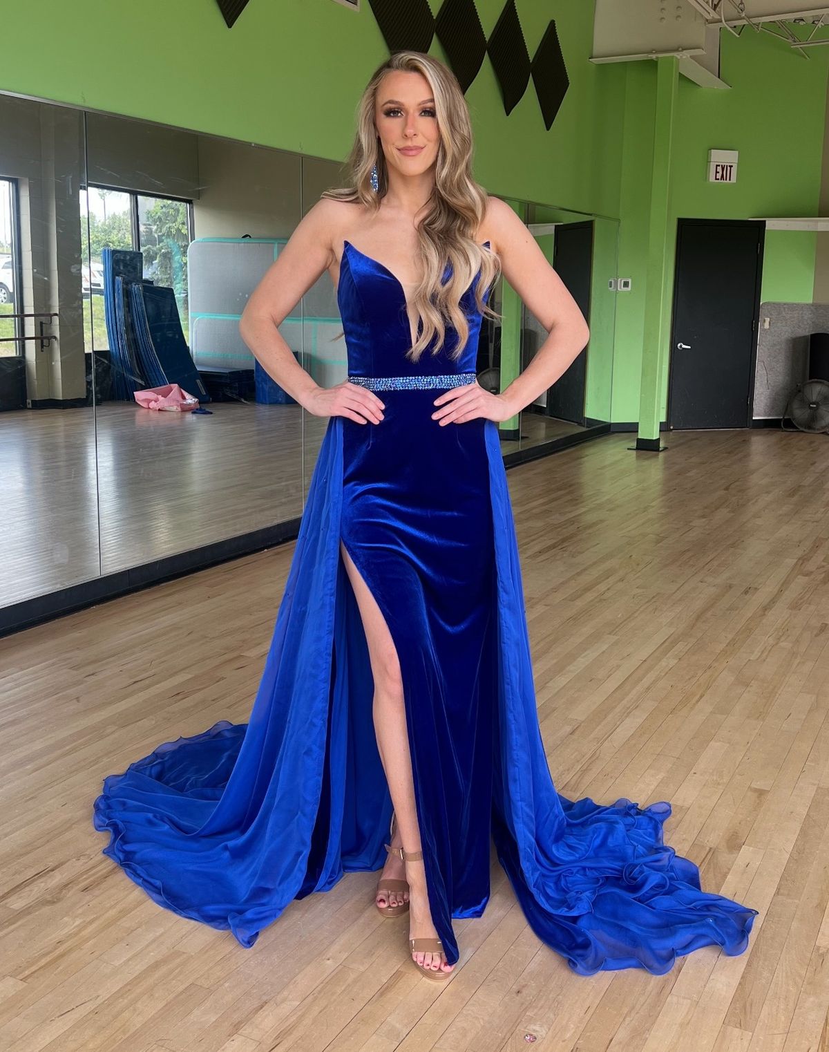 Yubin Guo Couture Size 6 Prom Strapless Velvet Royal Blue Floor Length Maxi on Queenly