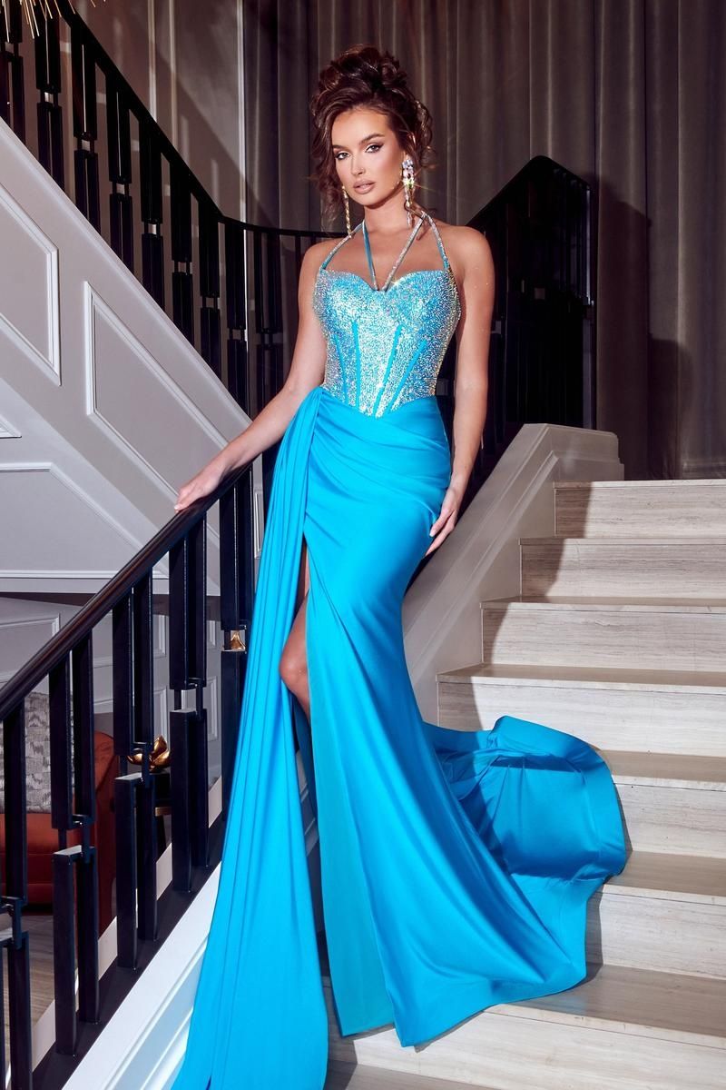 Style PS23377 Portia and Scarlett Size 0 Prom Blue Side Slit Dress on Queenly