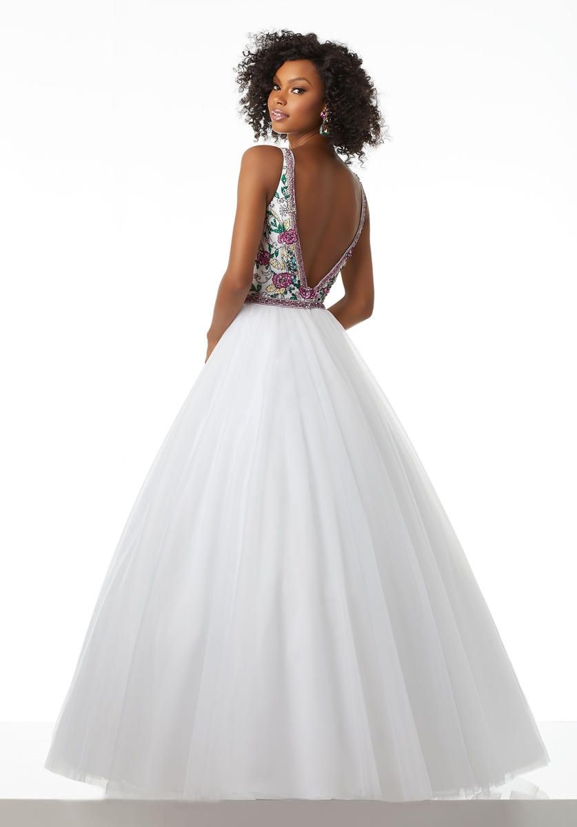 Style 42013 MoriLee Size 00 Floral White Ball Gown on Queenly