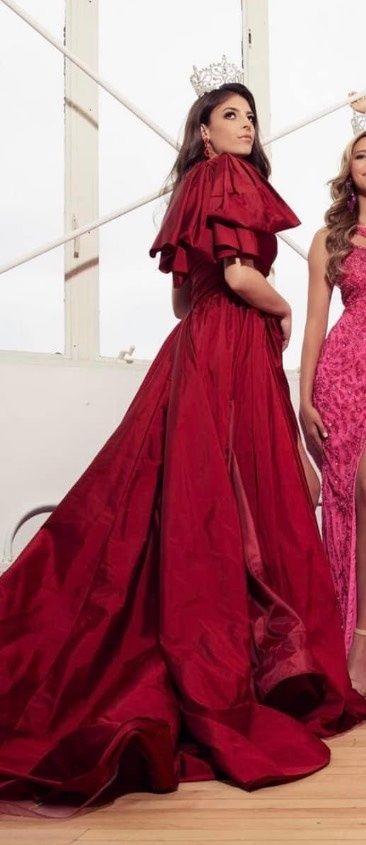 Style Bust: 34’ waist: 26’ hips: 32.5” Tarik Ediz Size 2 Prom One Shoulder Burgundy Red Dress With Train on Queenly