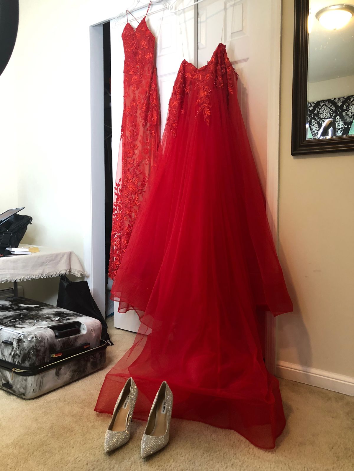 Size 4 Prom Plunge Red Dress With Train on Queenly
