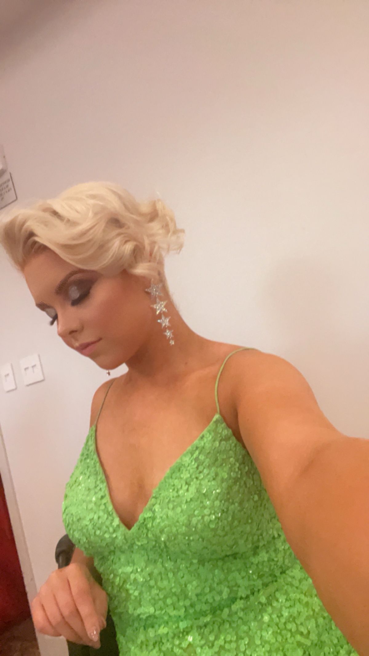 Sherri Hill Size 2 Prom Plunge Green Side Slit Dress on Queenly