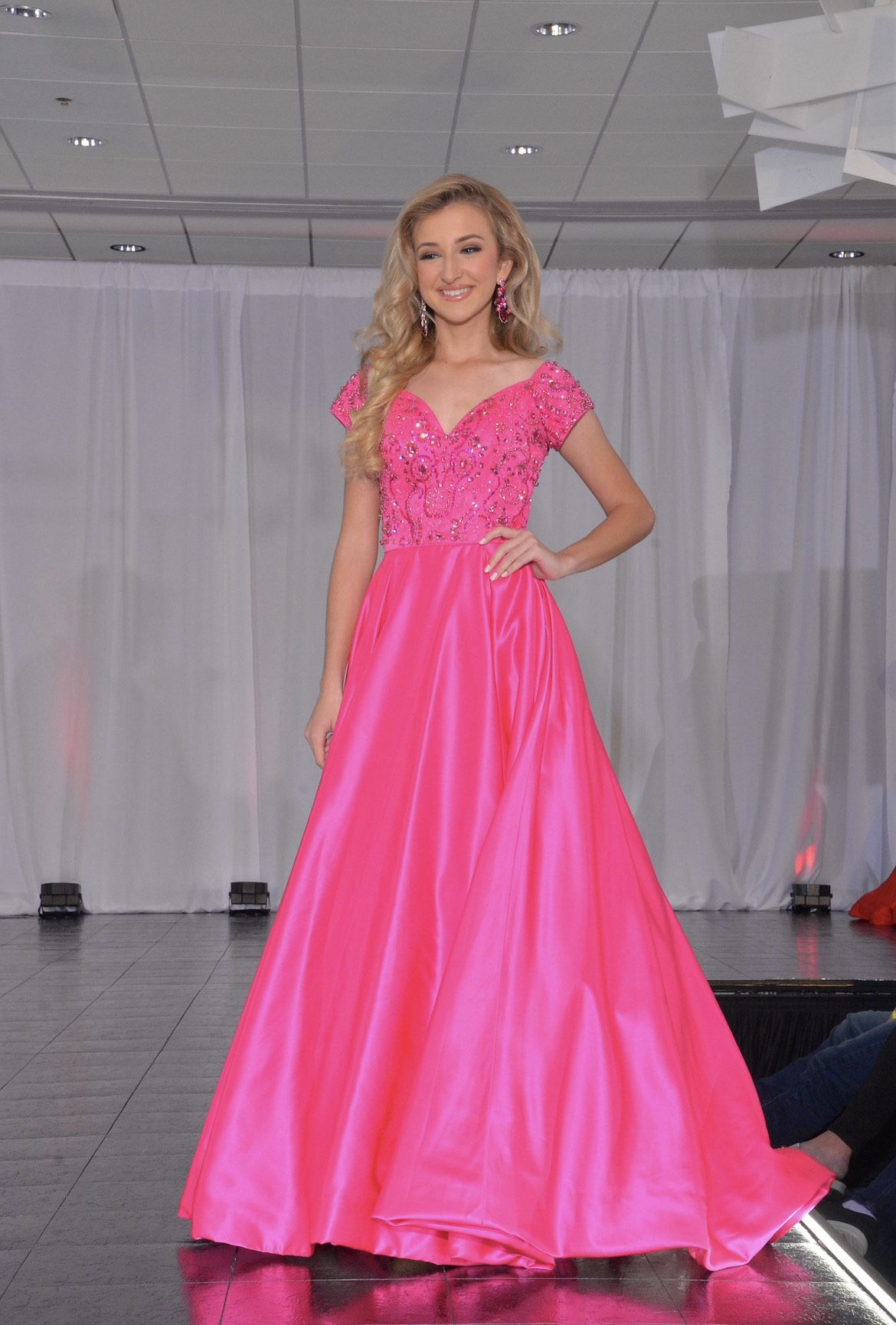Sherri Hill Size 0 Pageant Pink Ball Gown on Queenly
