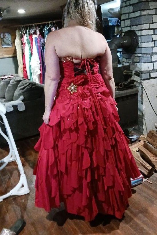 Size L Prom Strapless Red Ball Gown on Queenly