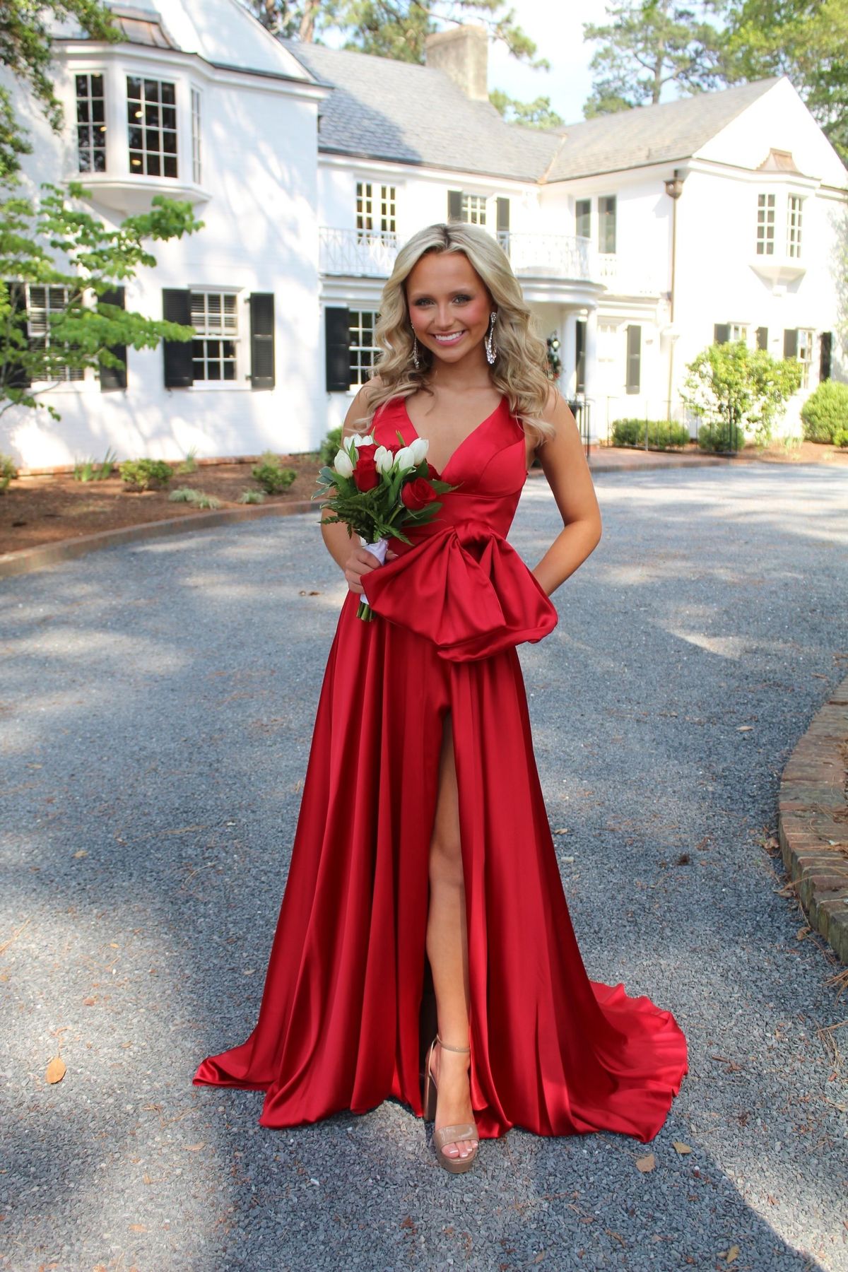 Dave and Johnny Size 0 Prom Red Ball Gown on Queenly