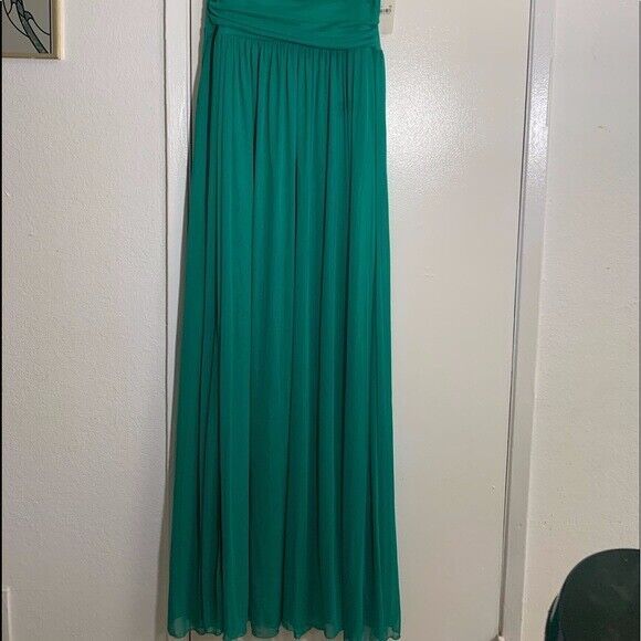 B DARLIN Size 4 Emerald Green Ball Gown on Queenly