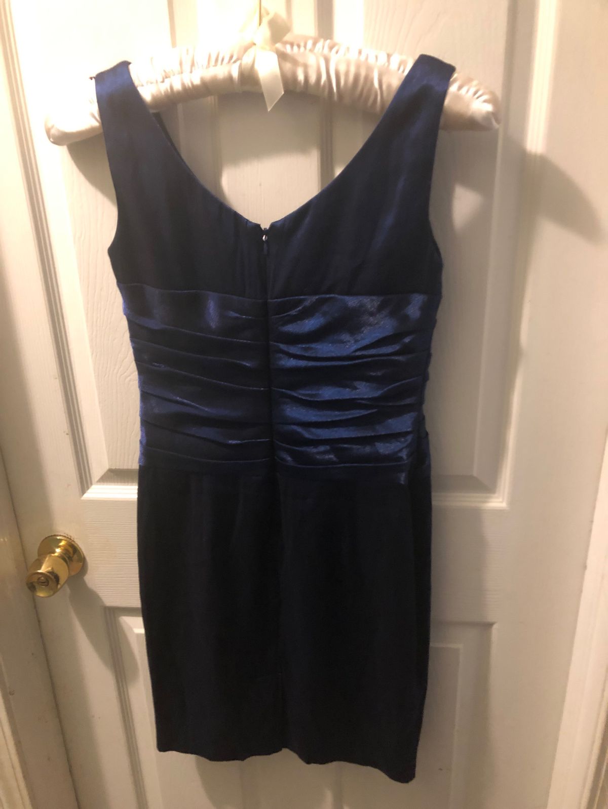Style 54050 Jones New York Size 4 Prom Plunge Navy Blue Cocktail Dress on Queenly