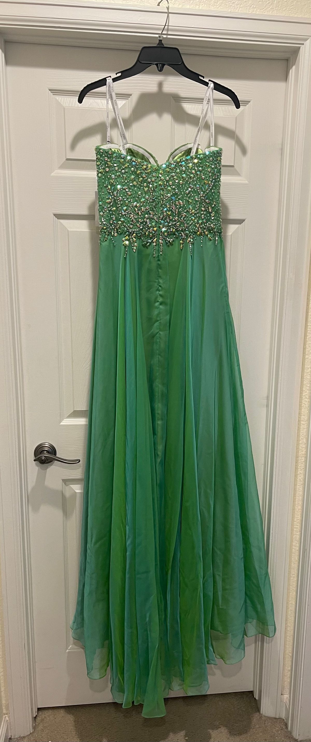 Style 19856 Gigi by La Femme Size 8 Prom Strapless Green A-line Dress on Queenly