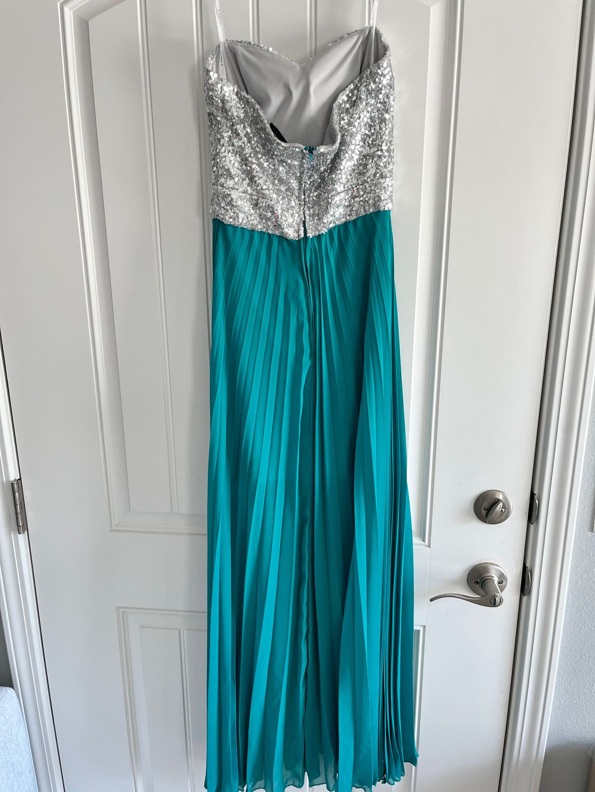 B. Darlin Size 2 Prom Strapless Green A-line Dress on Queenly