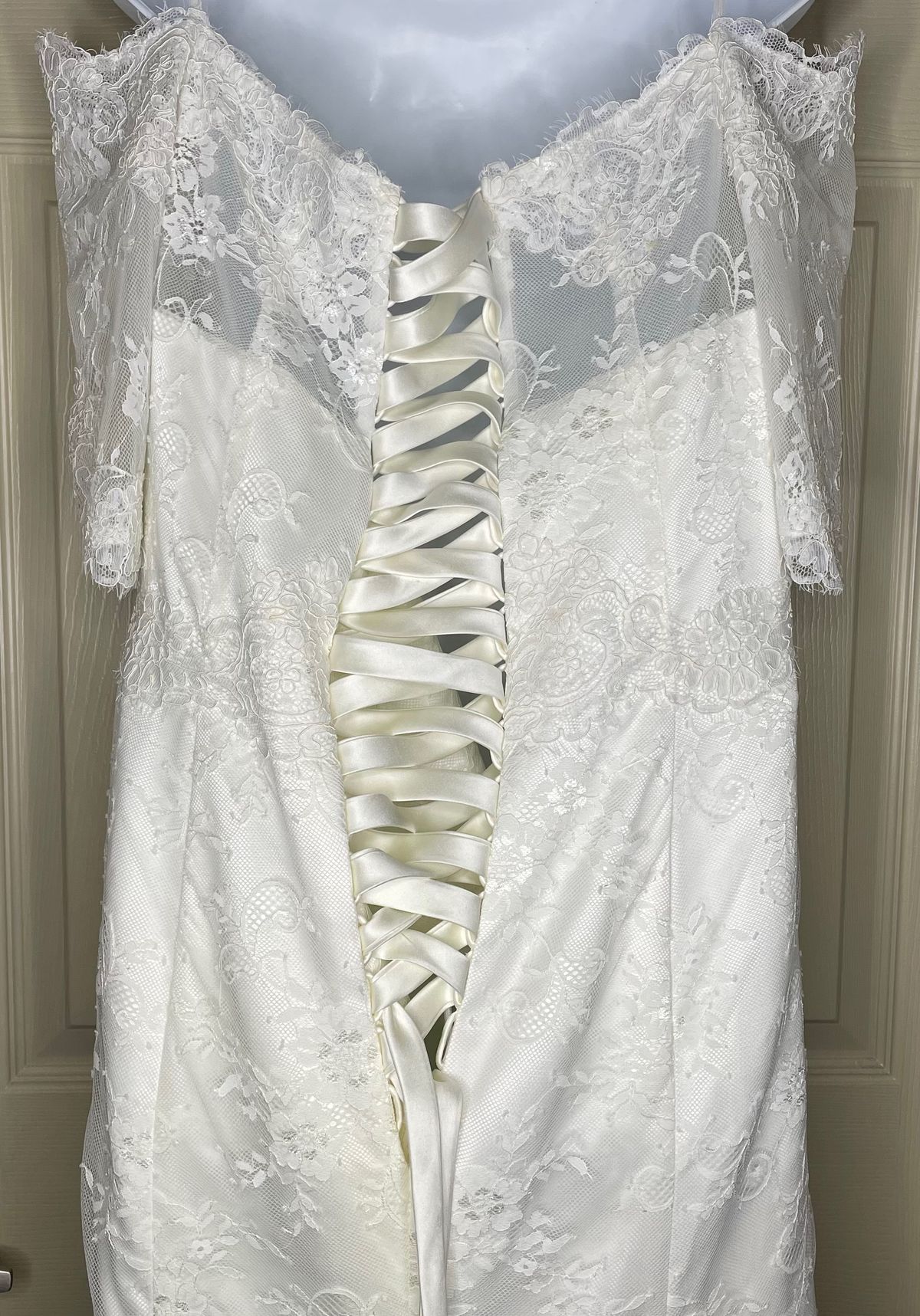 Cocomelody Plus Size 20 Wedding Off The Shoulder White Mermaid Dress on Queenly