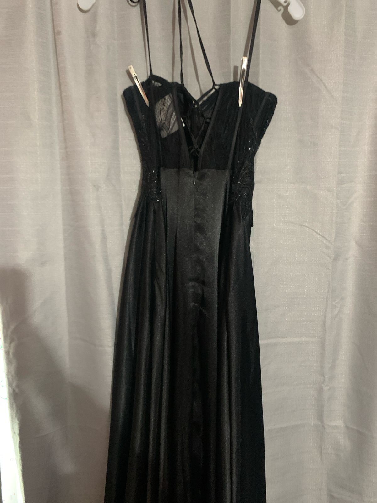 Size 2 Prom Strapless Black Floor Length Maxi on Queenly