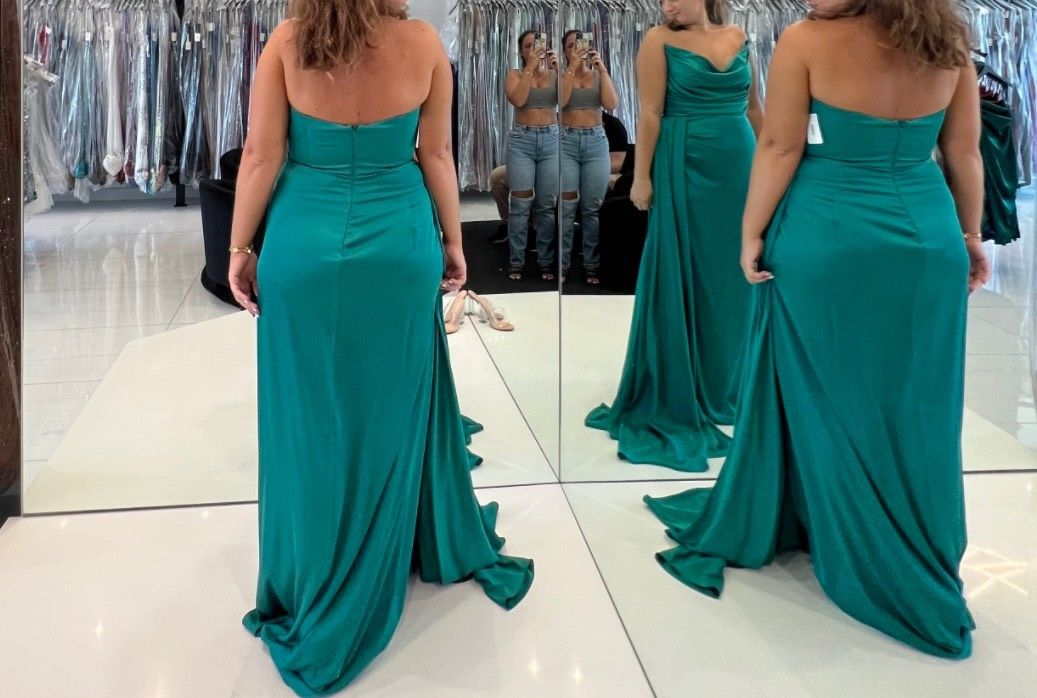Size 8 Plunge Green A-line Dress on Queenly