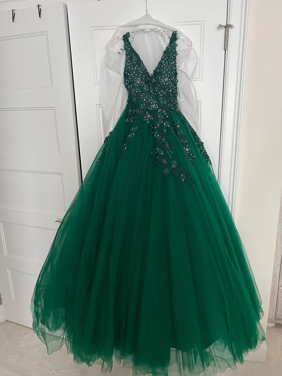 Style B114 Jovani Size 4 Prom Plunge Green Ball Gown on Queenly