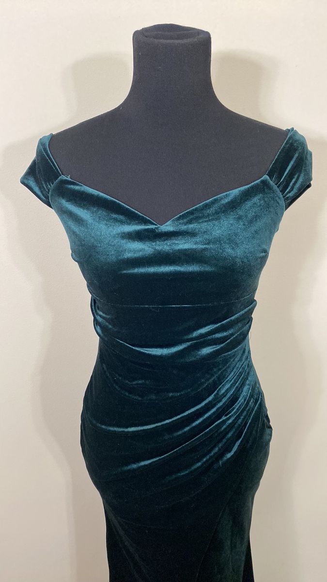 Style Georgina Windsor Size S Prom Off The Shoulder Green Side Slit Dress on Queenly