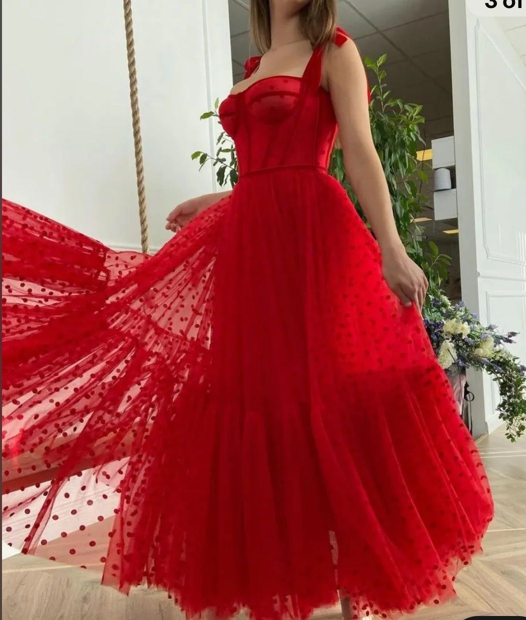 Teuta Matoshi Size 4 Prom Plunge Red Cocktail Dress on Queenly