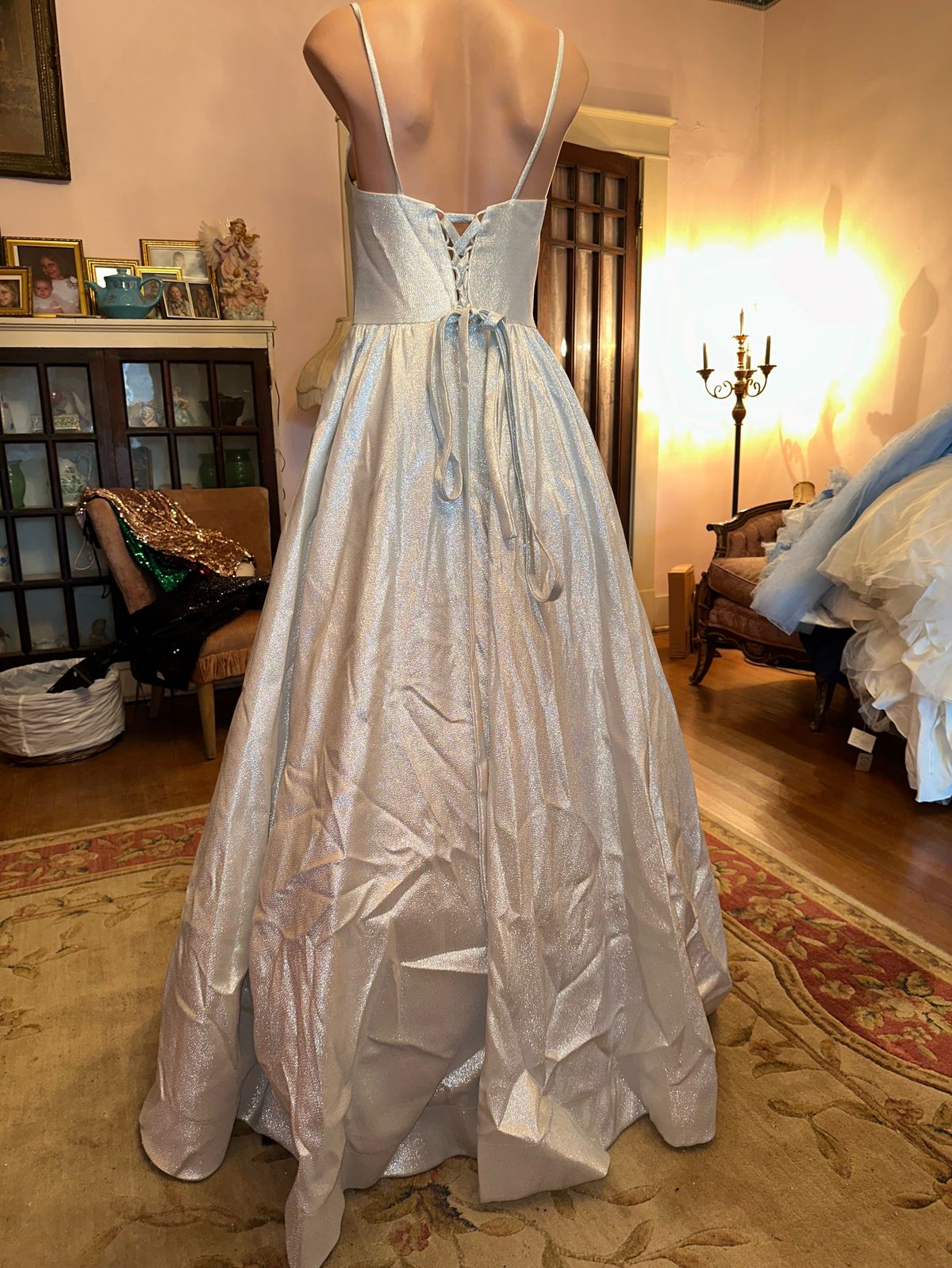 Madison James Size 8 Prom Plunge White Ball Gown on Queenly