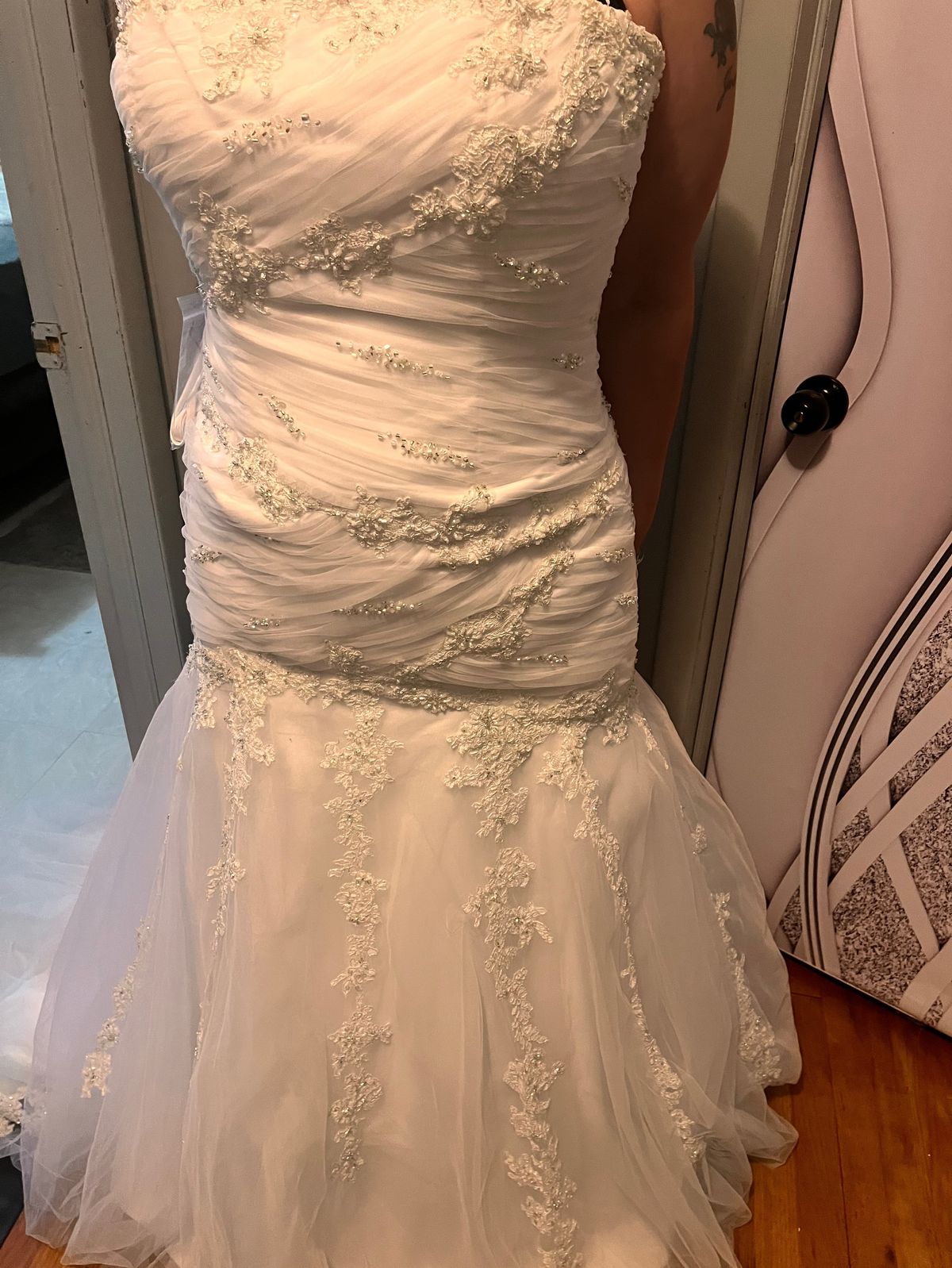 Size 14 Wedding Strapless White Mermaid Dress on Queenly