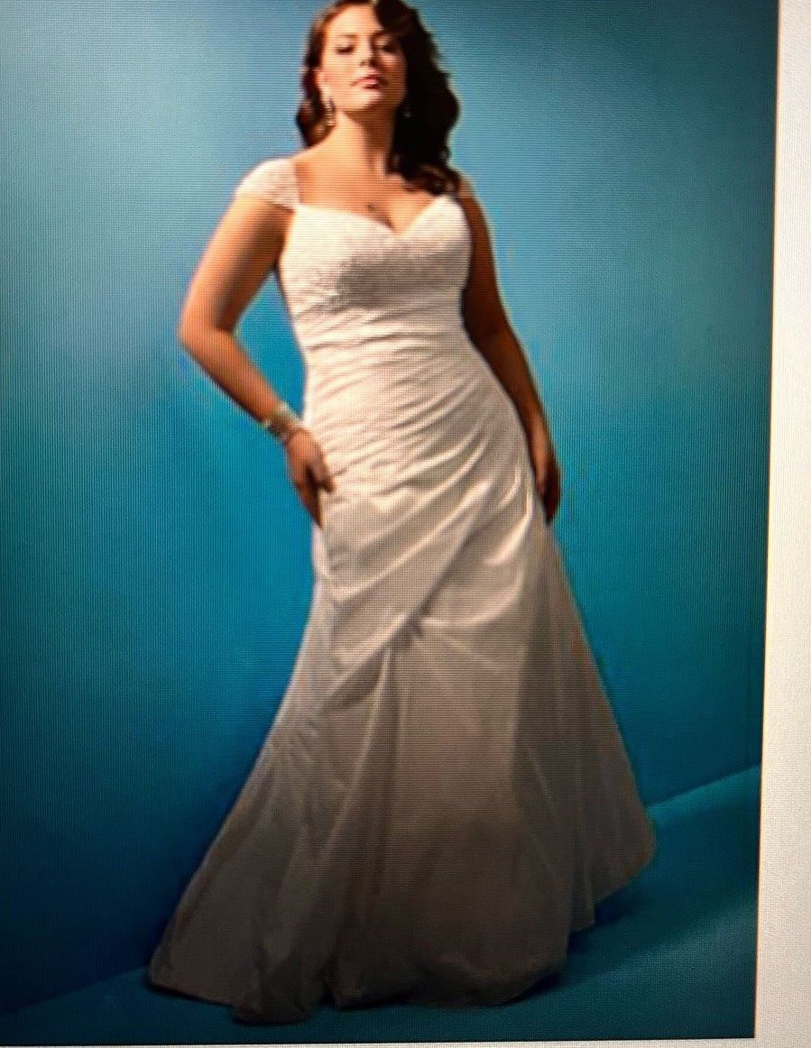 Alfred angelo Plus Size 24 Wedding Sequined White Ball Gown on Queenly