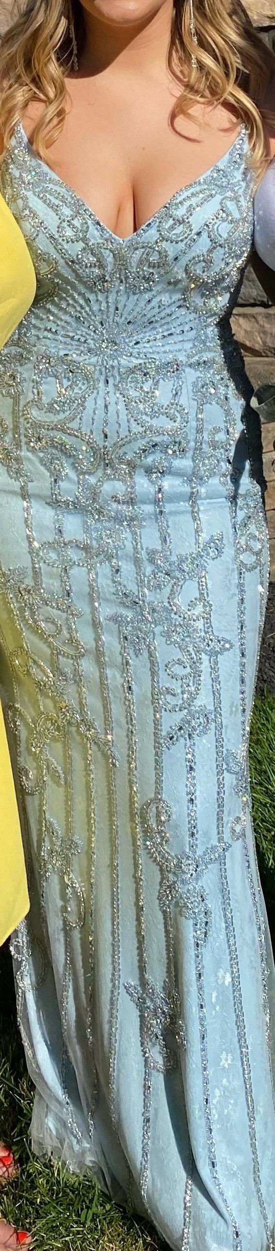 Size 10 Prom Plunge Blue Mermaid Dress on Queenly
