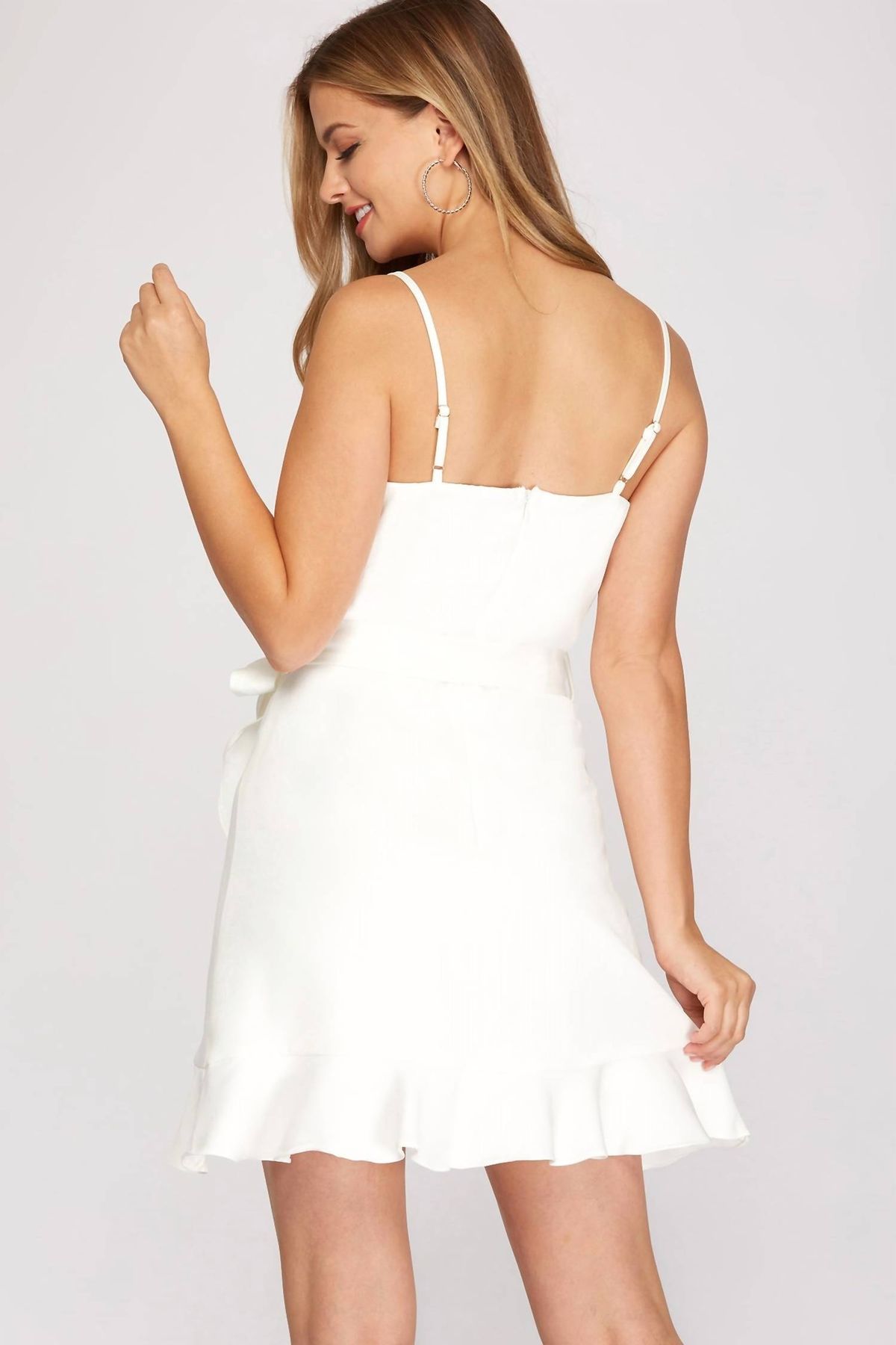 Style 1-2810915-2696 SHE + SKY Size L White Cocktail Dress on Queenly