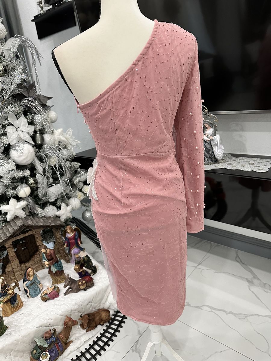 Size M Homecoming One Shoulder Pink Cocktail Dress on Queenly