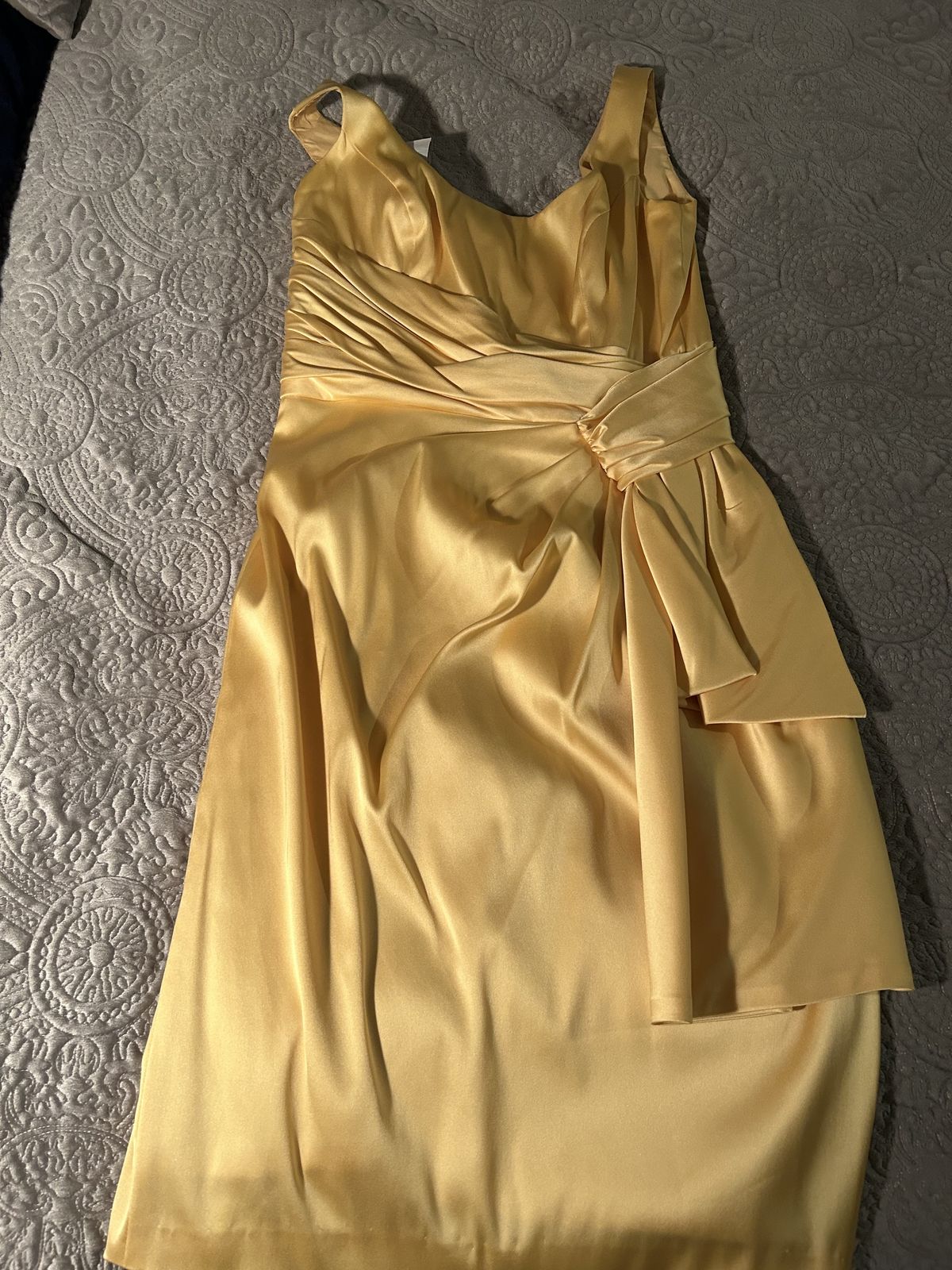 Maggy London Size 4 Yellow Cocktail Dress on Queenly