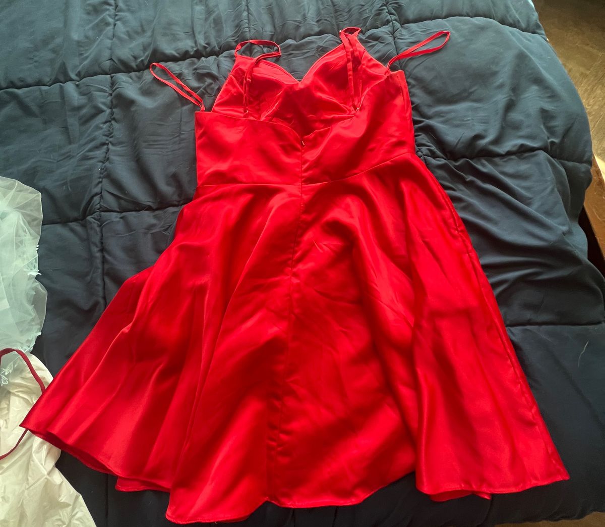 Size 14 Prom Plunge Red Ball Gown on Queenly