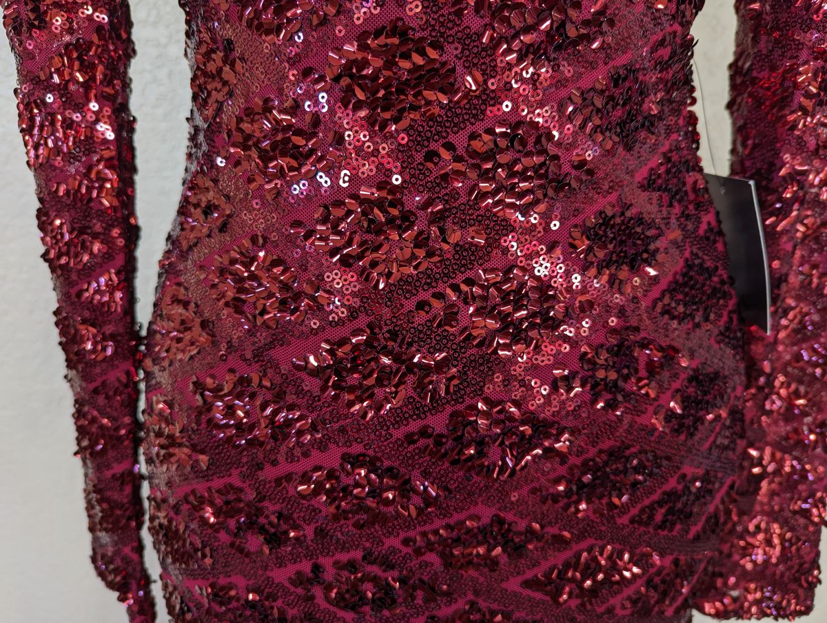 Style Burgundy Red Formal Sequined Long Sleeve Mermaid Wedding Guest Party Dress Size 2 Prom Long Sleeve Burgundy Red Side Slit Dress on Queenly