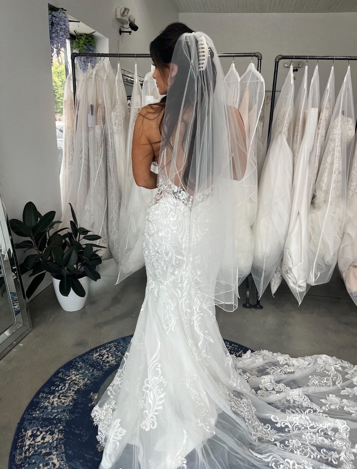 Style Alessandra Kitty Chen Girls Size 10 Wedding Plunge White Mermaid Dress on Queenly
