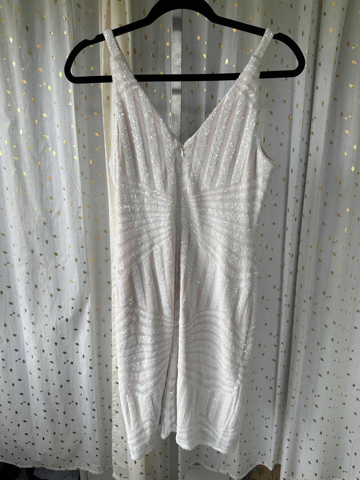 Nightway Size 4 Prom Plunge White Cocktail Dress on Queenly