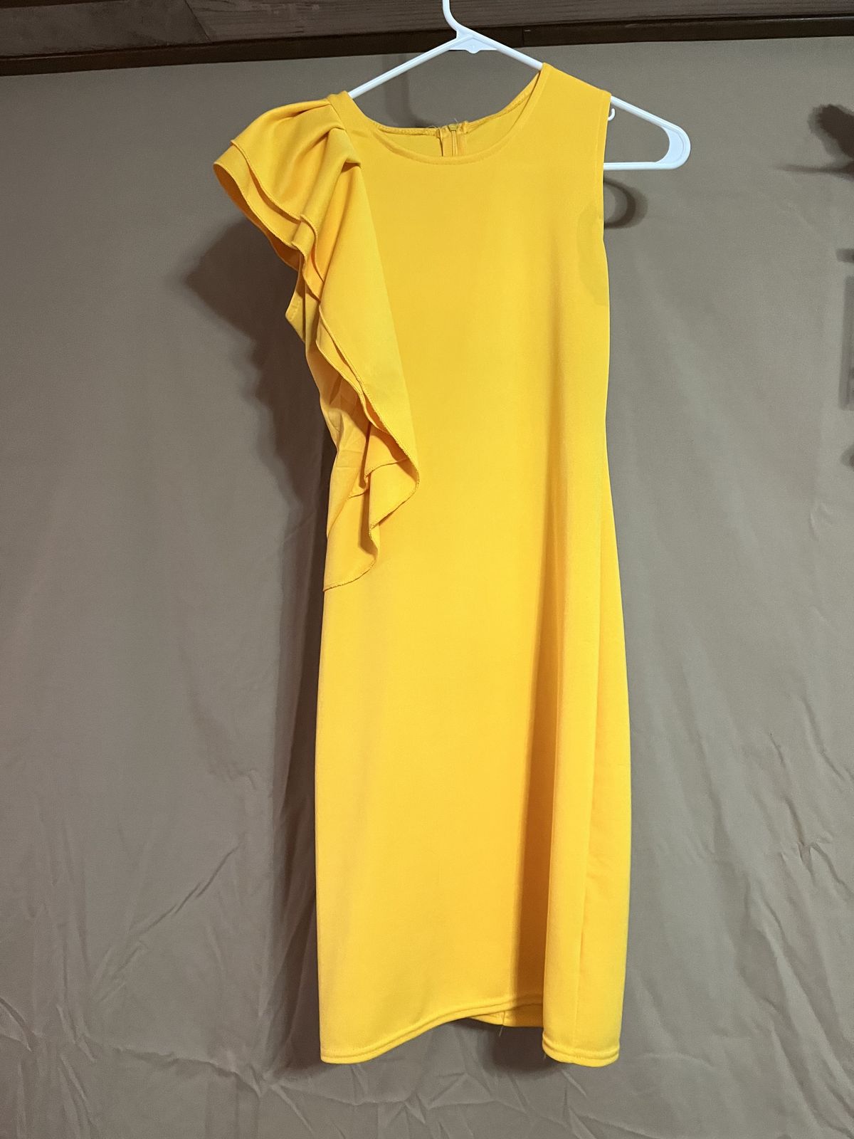 Size 2 Pageant Interview One Shoulder Yellow Cocktail Dress on Queenly