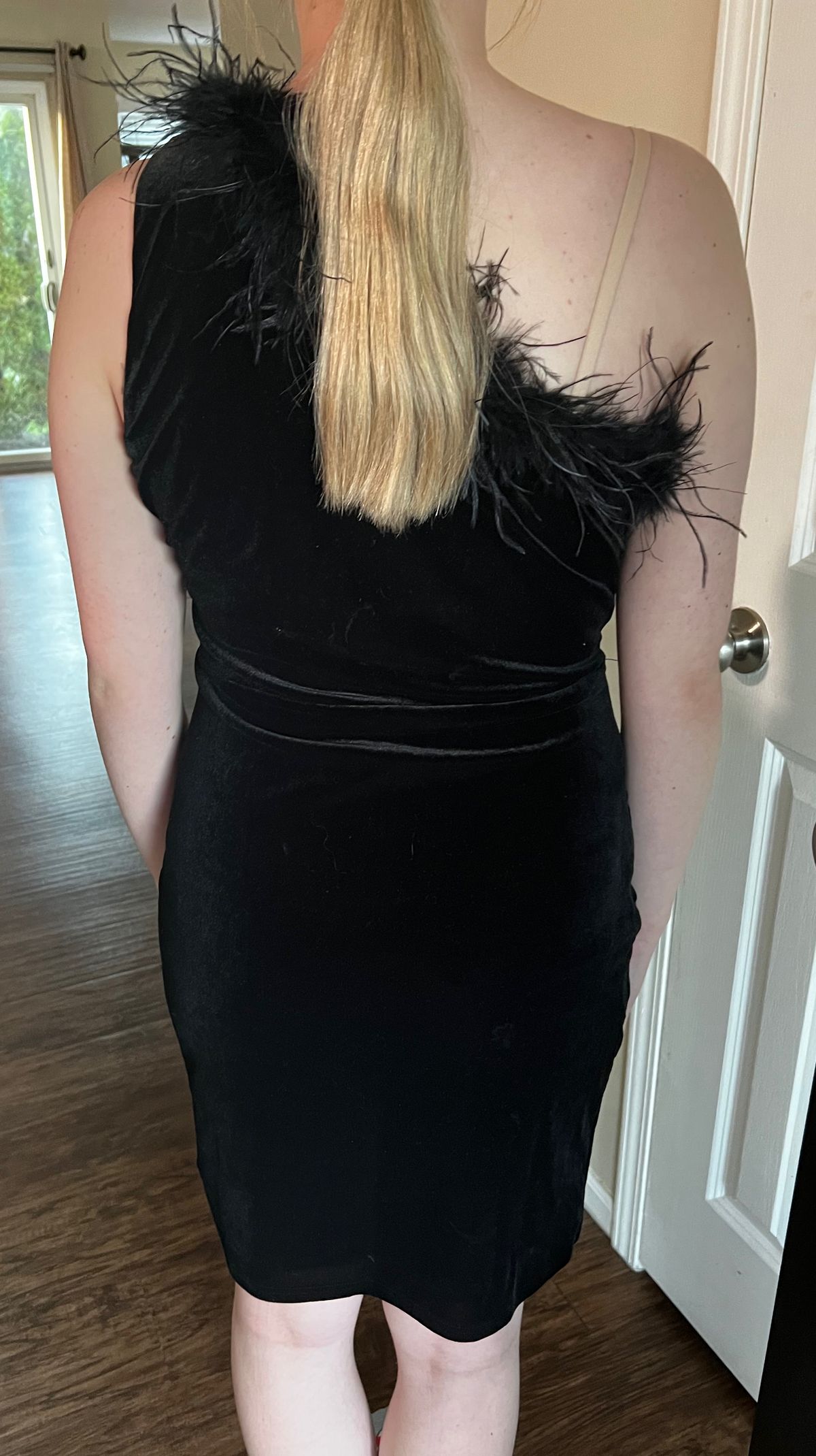 Size L One Shoulder Velvet Black Cocktail Dress on Queenly