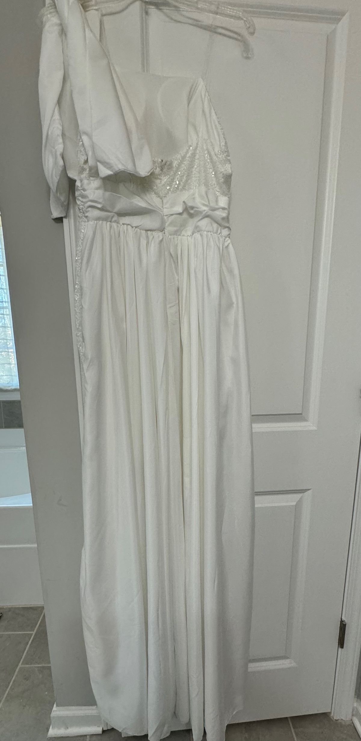 Size XL Wedding Strapless White Dress With Train on Queenly