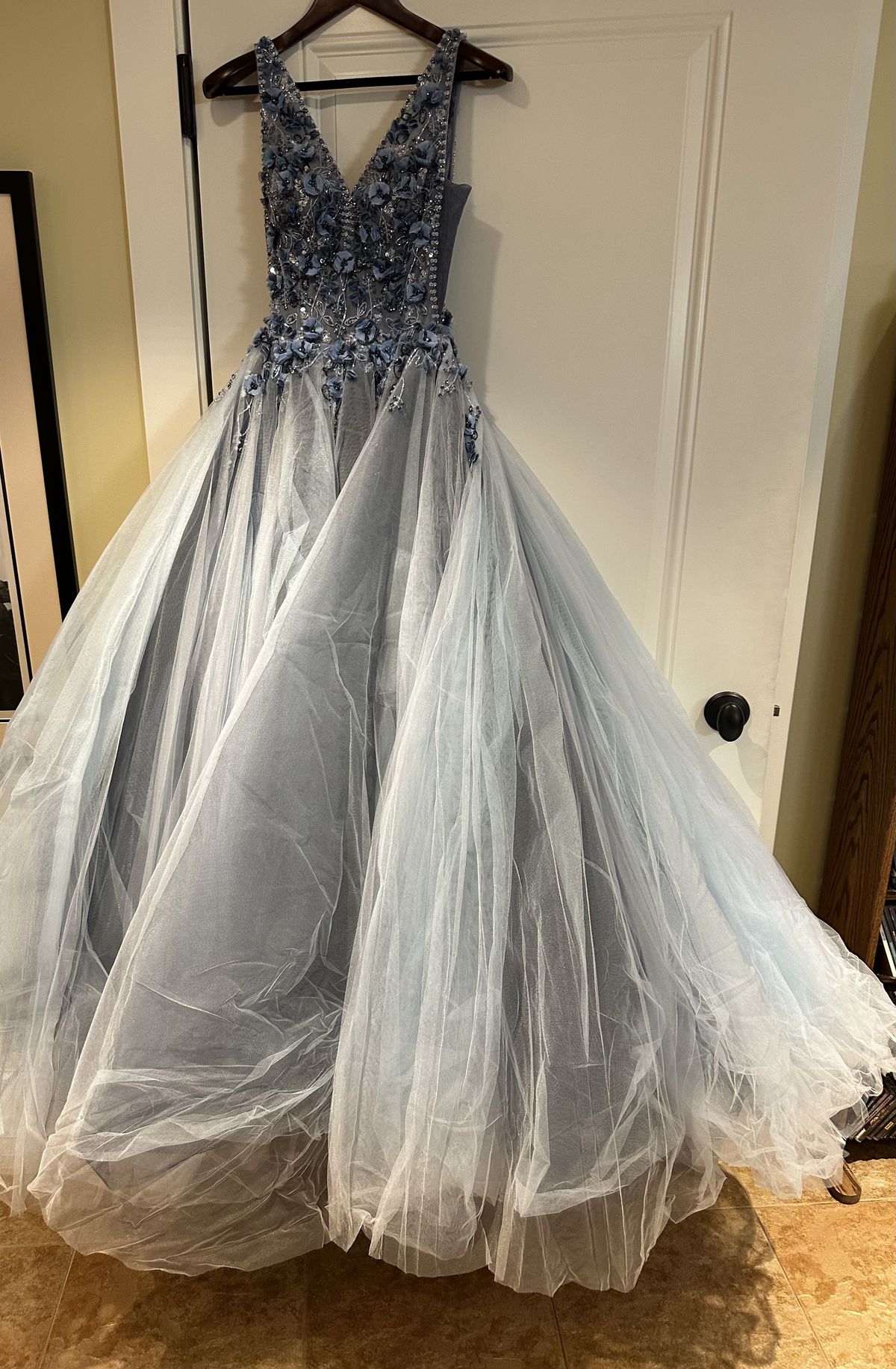 Jovani Size 2 Blue Ball Gown on Queenly
