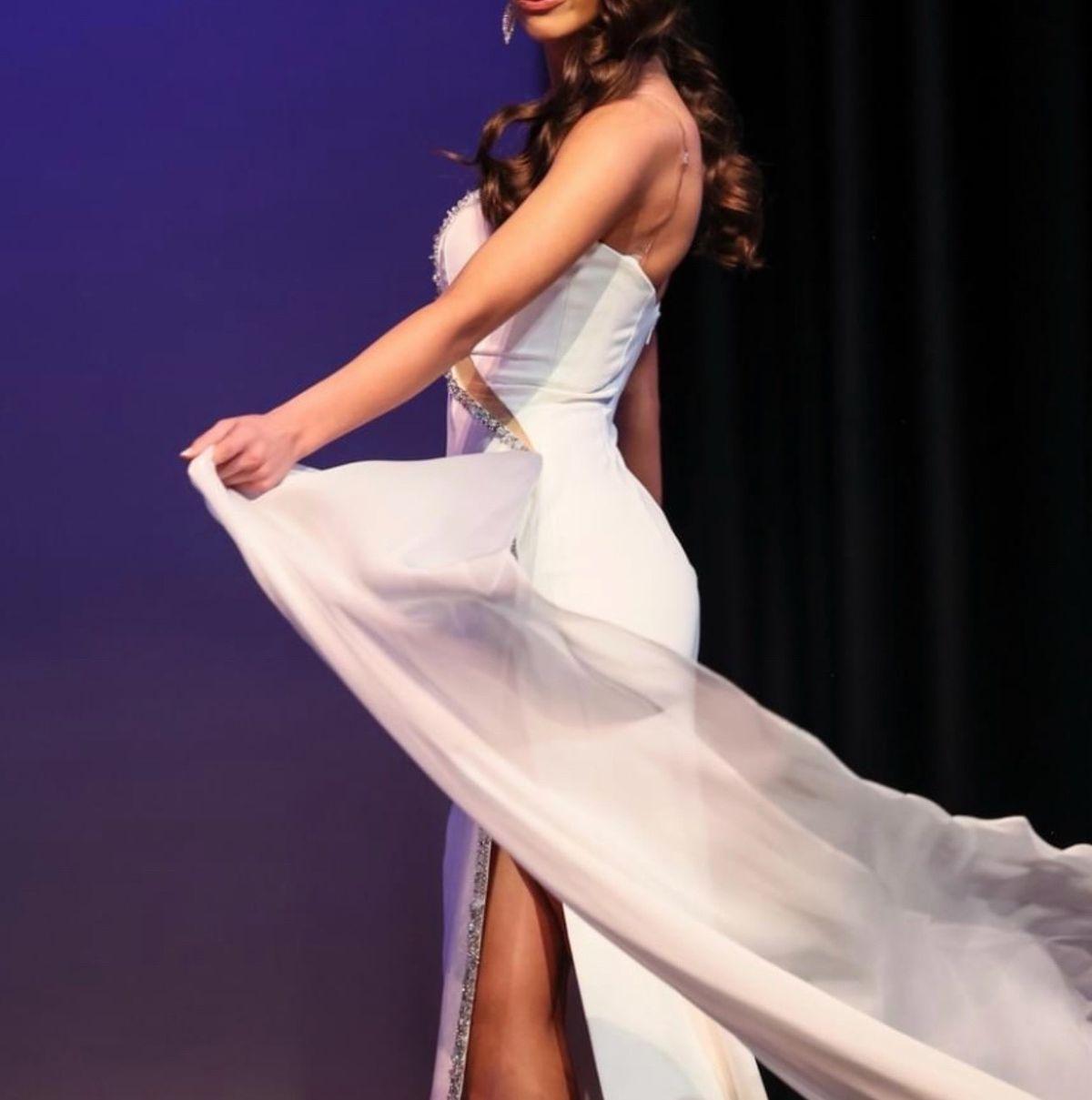 Sherri Hill Size 2 Pageant Plunge White Side Slit Dress on Queenly