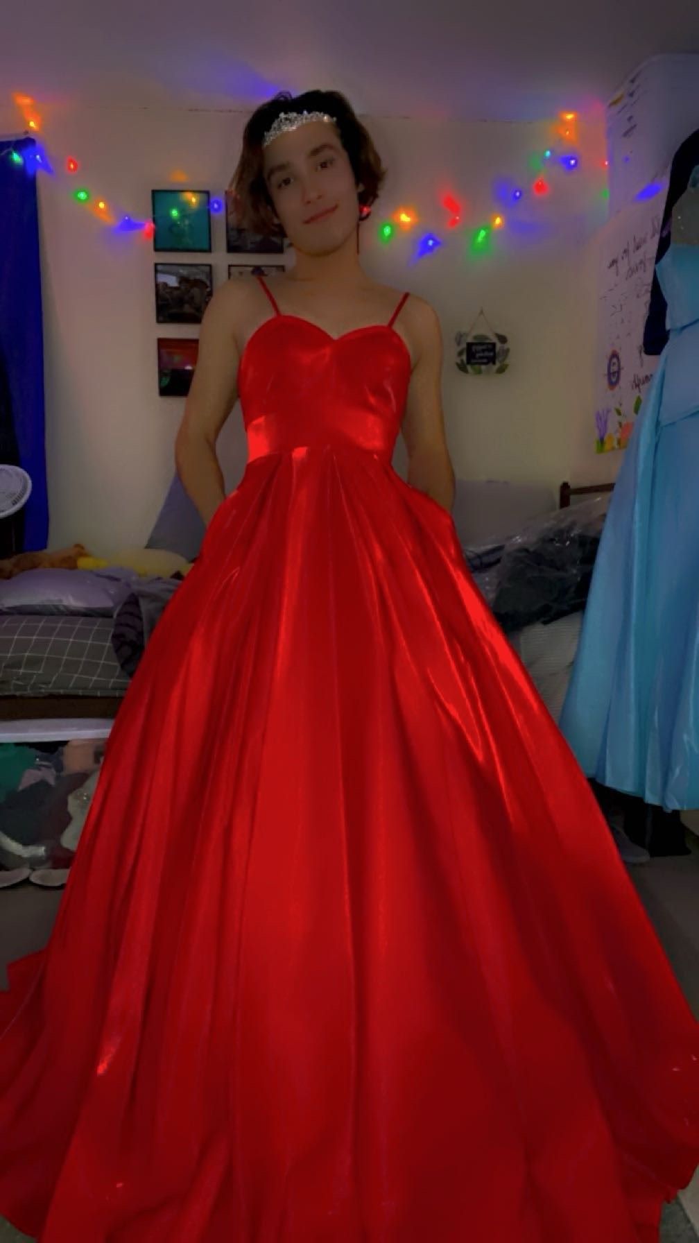 Style PG-22-T22101 Promgirl Size 4 Prom Plunge Red Ball Gown on Queenly