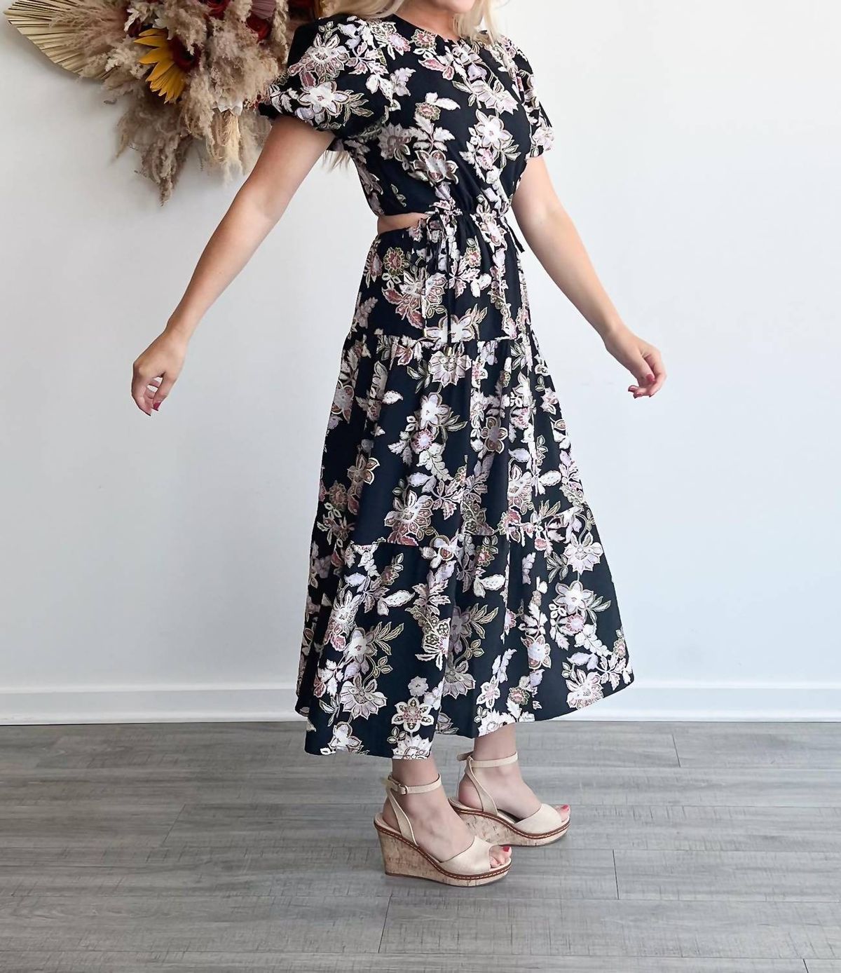 Style 1-3320139793-2588 MINKPINK Size XS Floral Black Cocktail Dress on Queenly