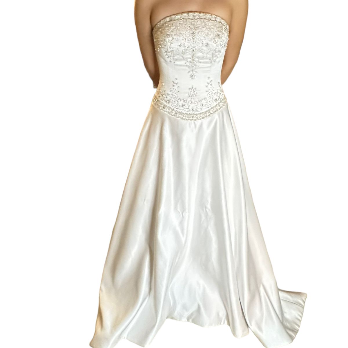 Style #10/897962 Allure Bridals Size 2 Wedding Strapless White Ball Gown on Queenly