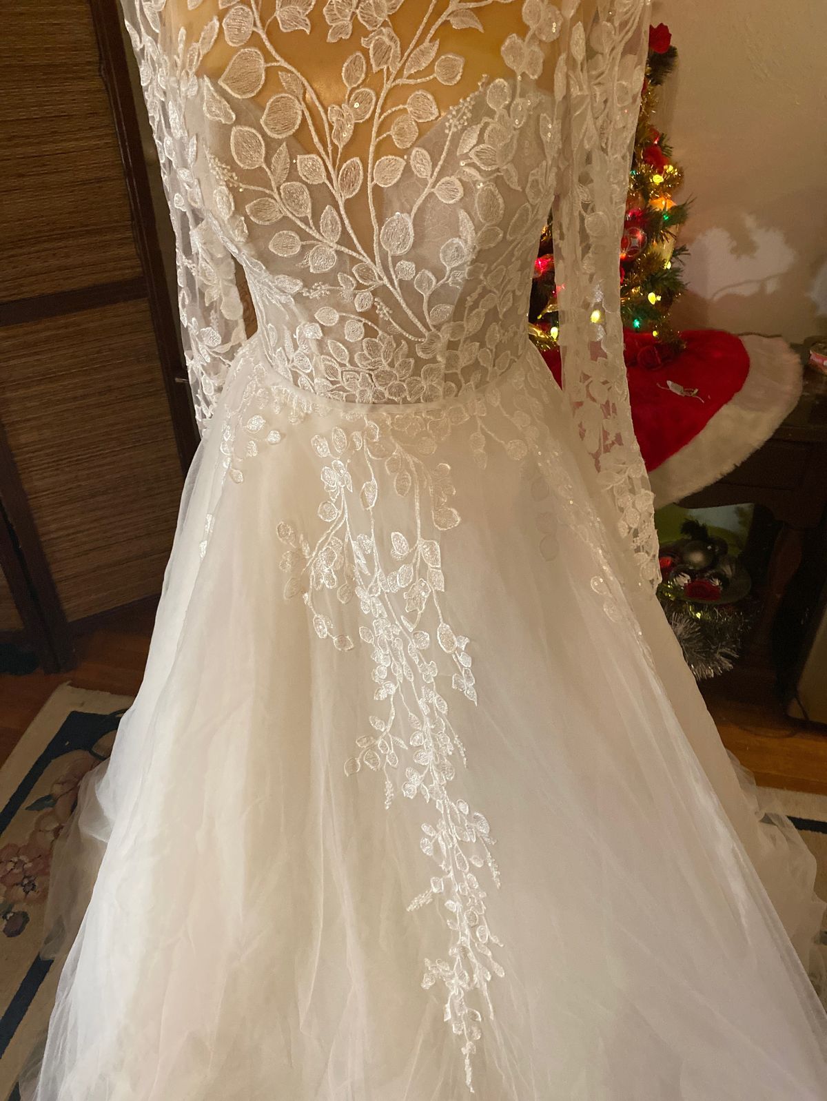 Style 225662 or s10094 Salestia Paris Size 12 Wedding Long Sleeve Lace White Dress With Train on Queenly