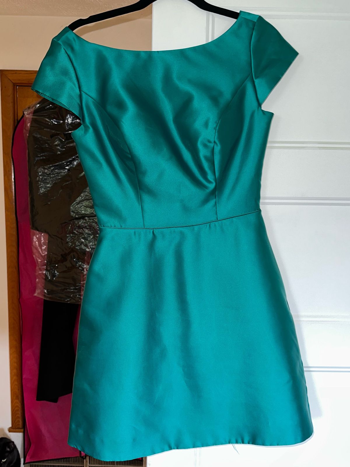Sherri Hill Size 4 Homecoming Cap Sleeve Green Cocktail Dress on Queenly