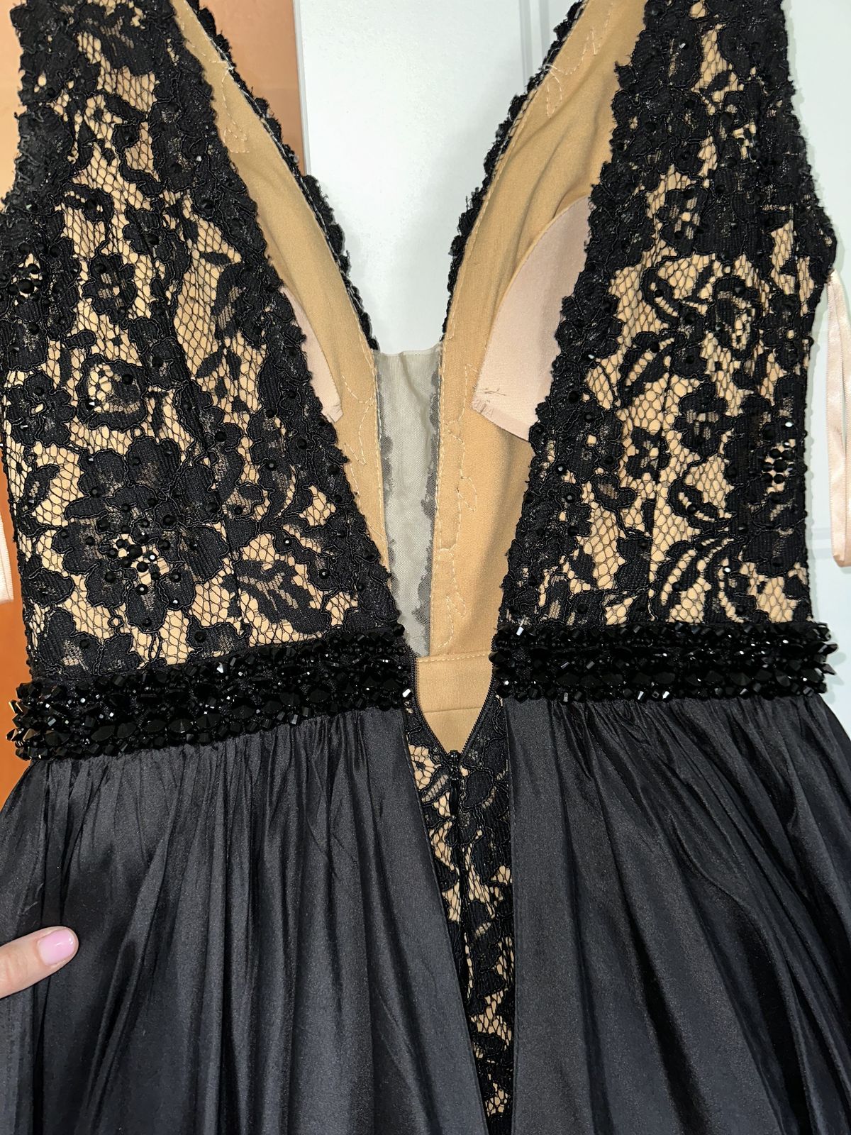 Jovani Size 8 Prom Plunge Black Dress With Train on Queenly