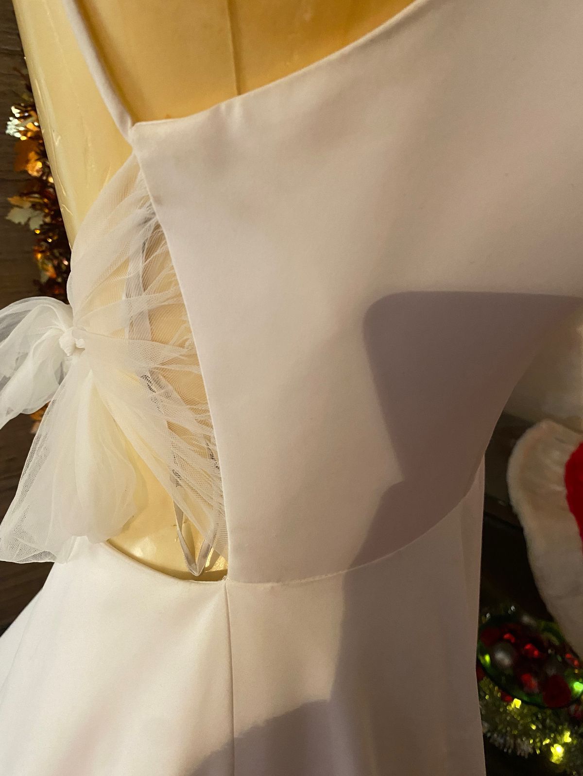 Style 7211zz Stella York Size 12 Wedding Plunge White Ball Gown on Queenly